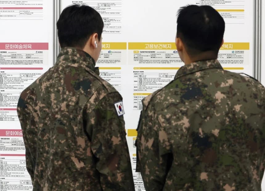 후임병에 담뱃불 지지고 엽기적 가혹행위 한 선임, 징역 1년